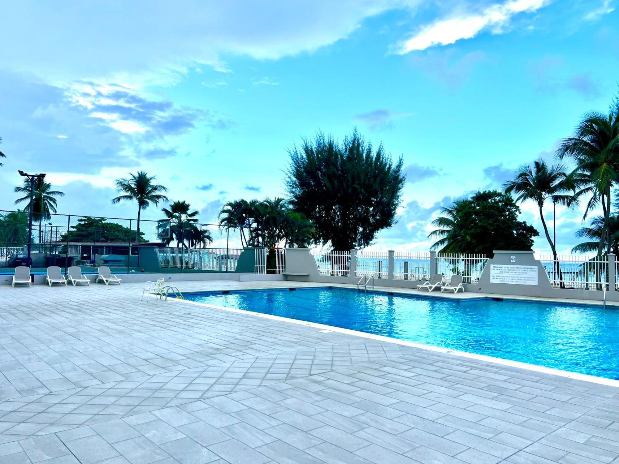 Ocean View Apt On Isla Verde In A 14Th Floor San Juan Luaran gambar