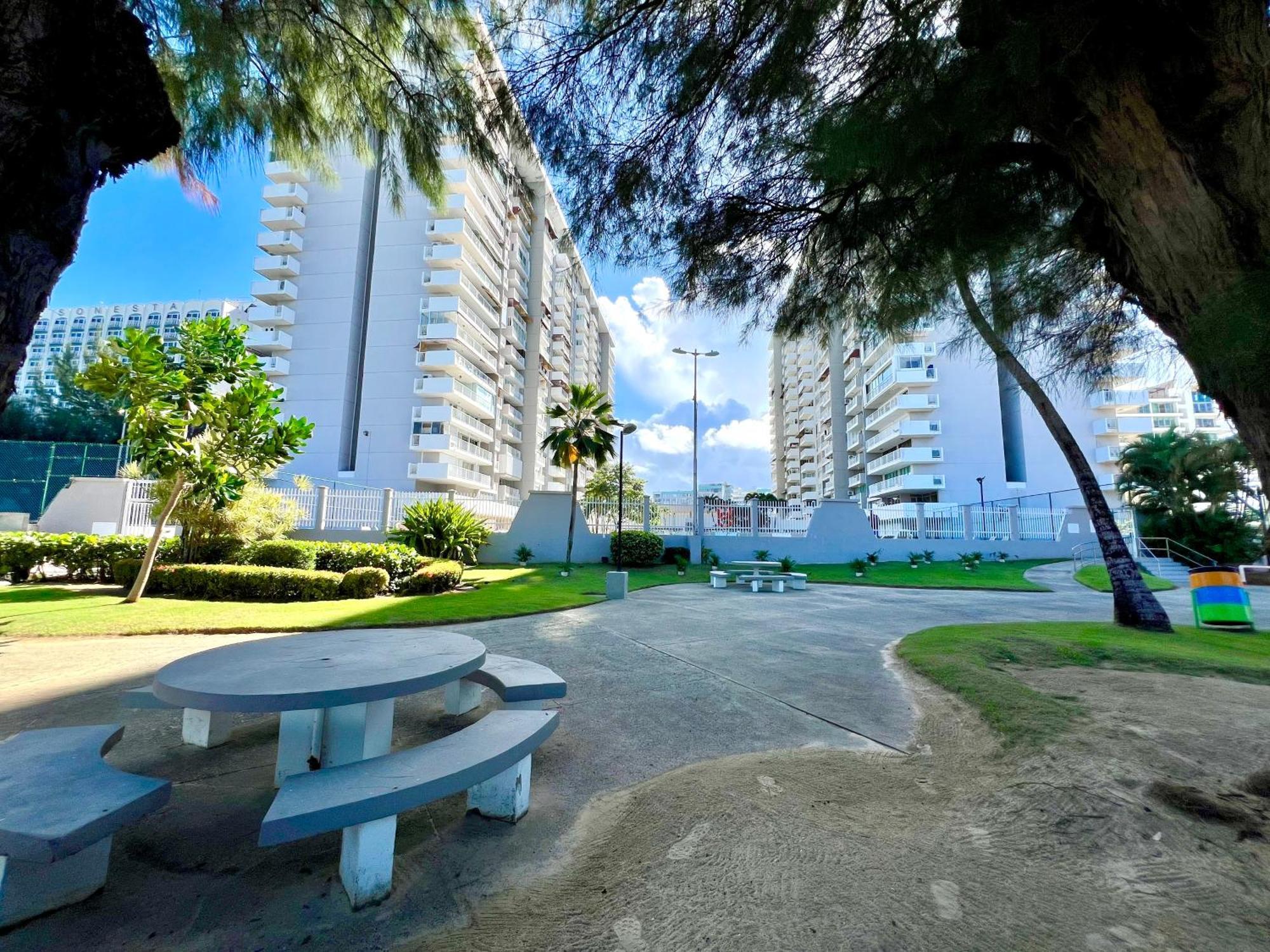 Ocean View Apt On Isla Verde In A 14Th Floor San Juan Luaran gambar