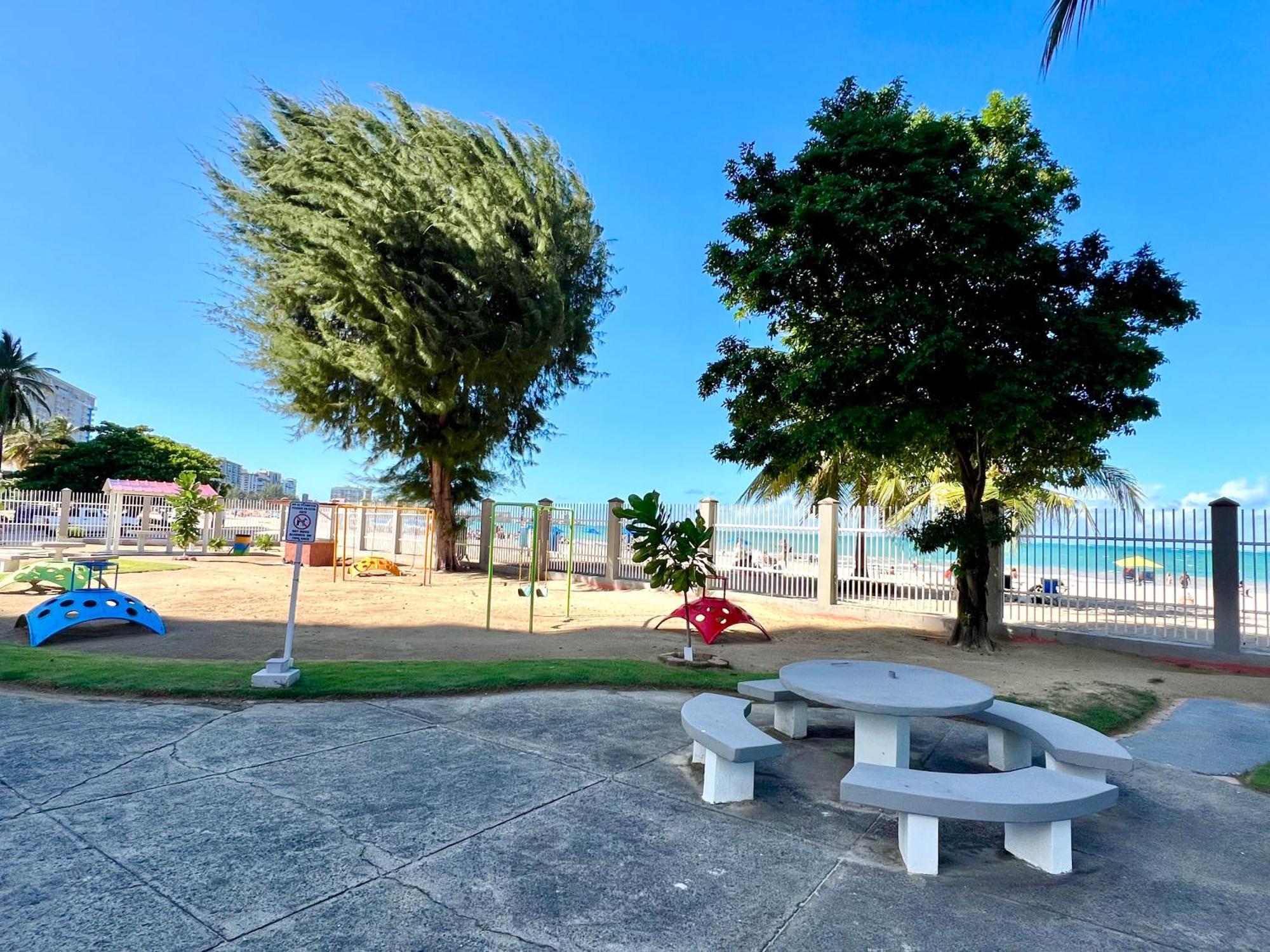 Ocean View Apt On Isla Verde In A 14Th Floor San Juan Luaran gambar