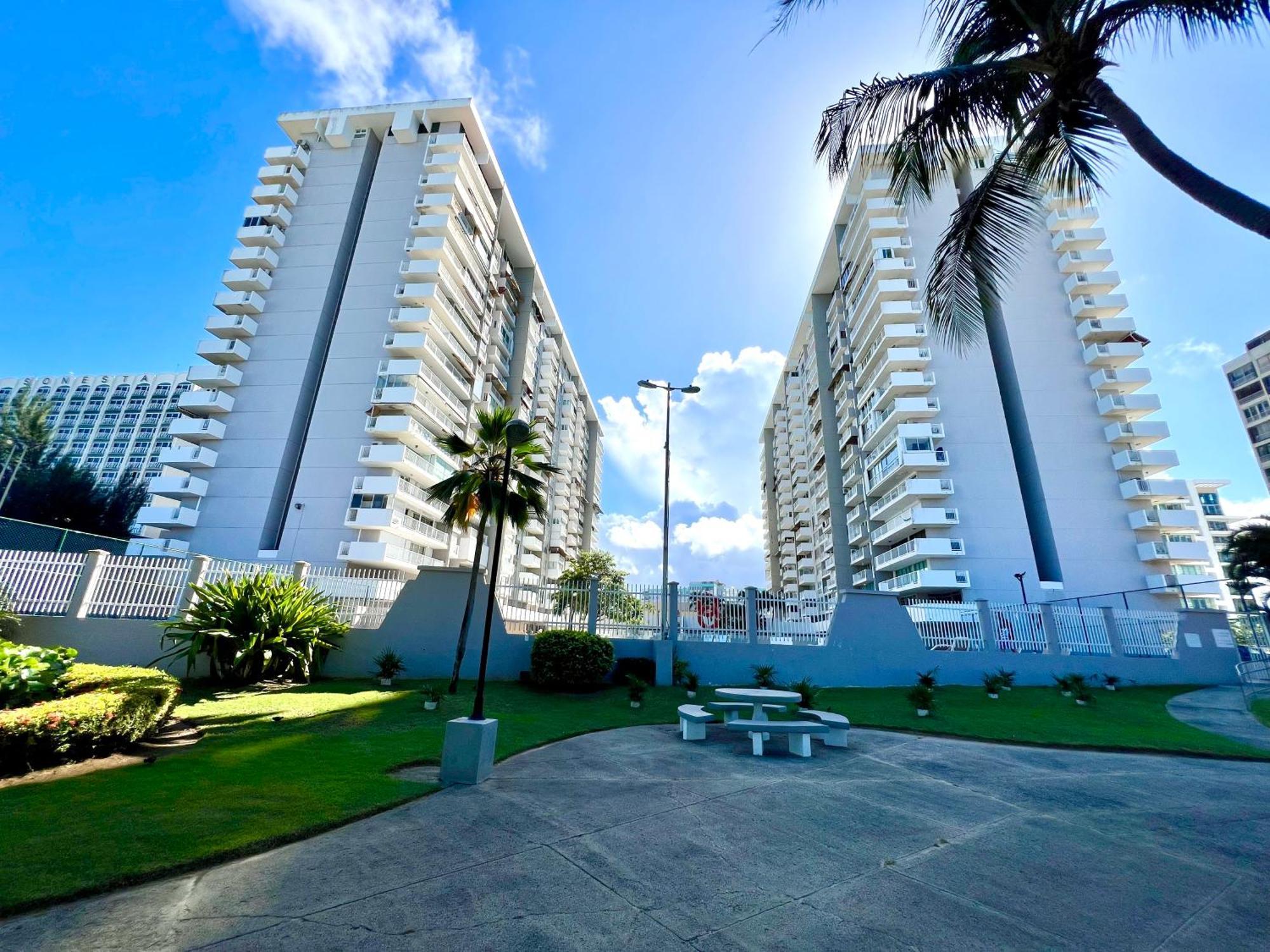 Ocean View Apt On Isla Verde In A 14Th Floor San Juan Luaran gambar